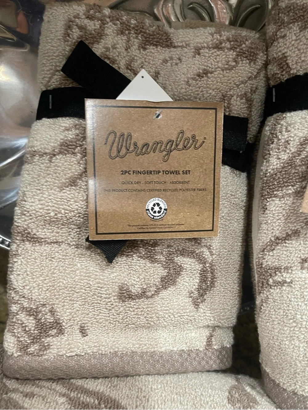 Wrangler MUSTANGS towel bundle - (2) bath, (2) hand towels and (2) fingertip NEW